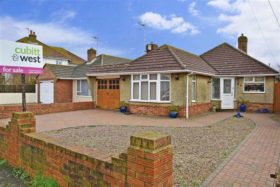 2 bedroom Detached f...